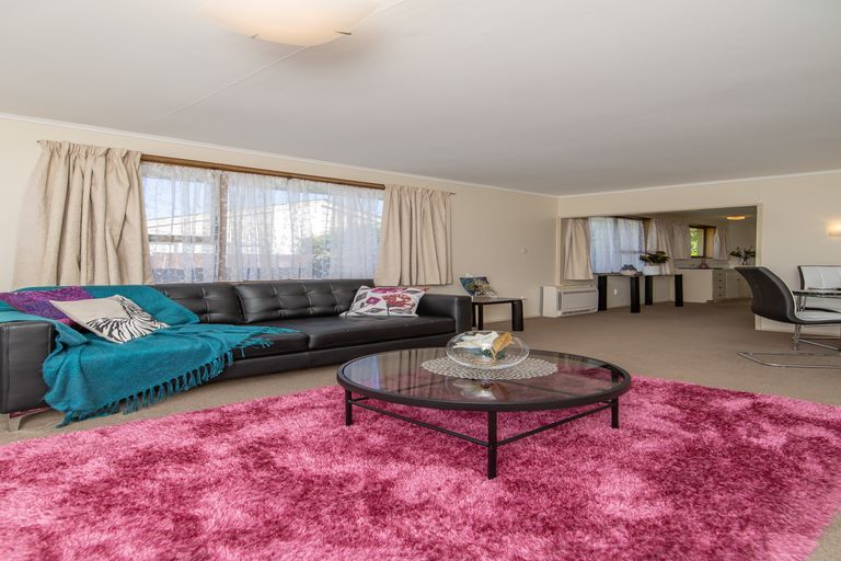Photo of property in 2/4 Quinton Place, Bishopdale, Christchurch, 8053