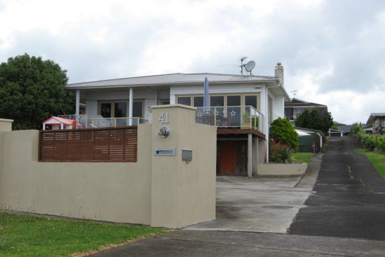 Photo of property in 41 Kiwi Esplanade, Mangere Bridge, Auckland, 2022