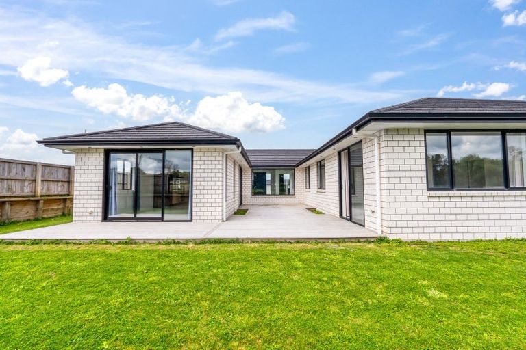 Photo of property in 79 Murray Ward Drive, Te Kauwhata, 3710