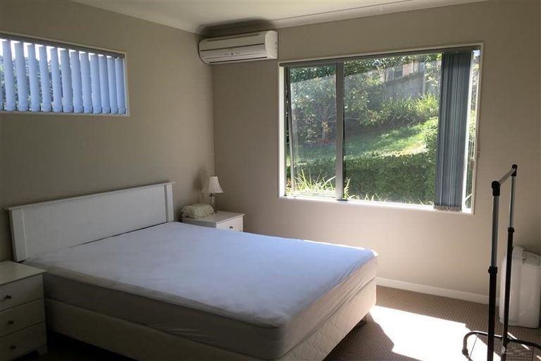 Photo of property in 12 Bintulu Place, Fairview Heights, Auckland, 0632