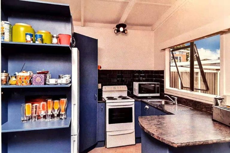 Photo of property in 15 Rata Road, Stanmore Bay, Whangaparaoa, 0932