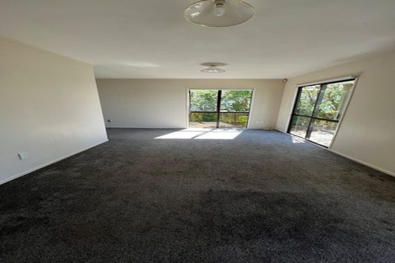 Photo of property in 28 Orton Street, Glenfield, Auckland, 0627