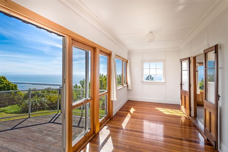 Photo of property in 1 Broadleaf Lane, Heathcote Valley, Christchurch, 8081