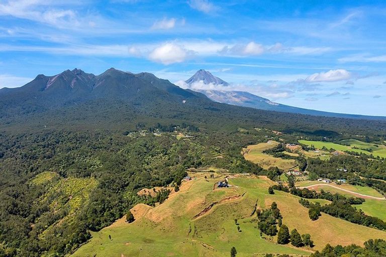 Photo of property in 791 Dover Road, Okato, New Plymouth, 4374