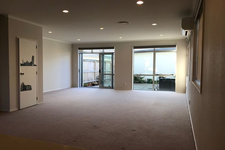 Photo of property in 96 Flat Bush School Road, Flat Bush, Auckland, 2019