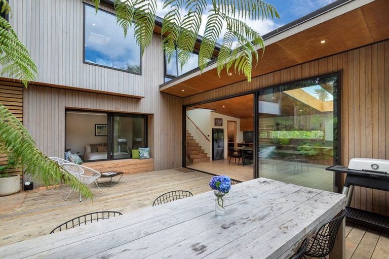 Photo of property in 13 Kauri Road, Birkenhead, Auckland, 0626