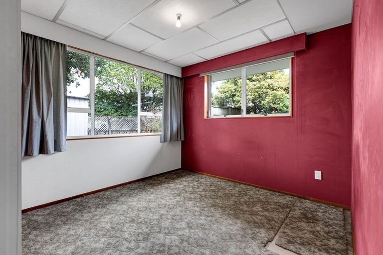 Photo of property in 1/2 Selwyn Street, Lower Vogeltown, New Plymouth, 4310
