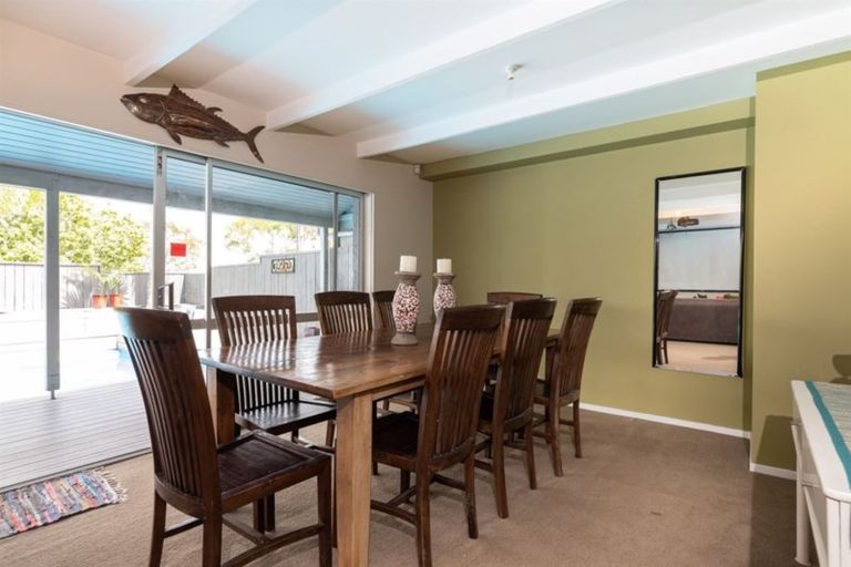 Photo of property in 6 Isobel Road, Greenhithe, Auckland, 0632