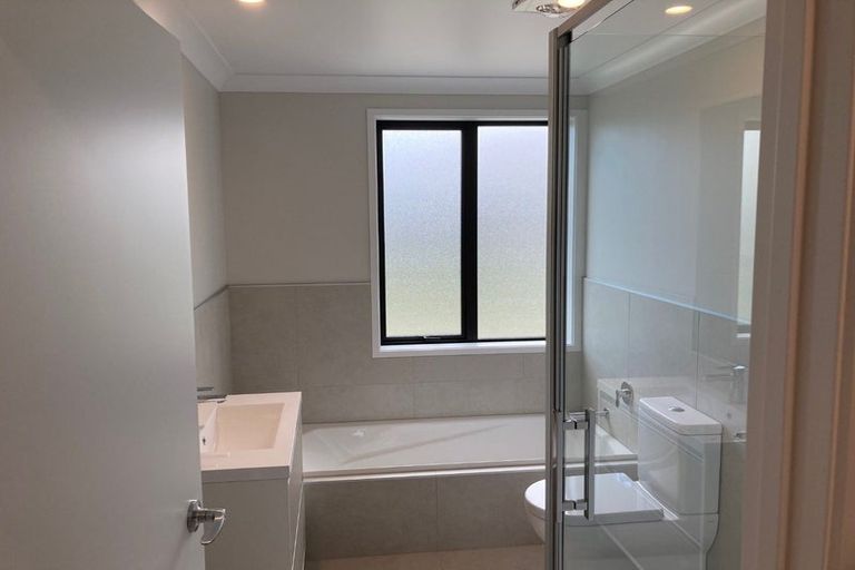 Photo of property in 19a O'meara Street, Swanson, Auckland, 0614