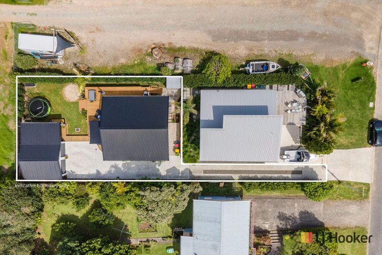 Photo of property in 68 The Crescent, Waihi Beach, 3611