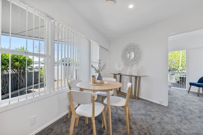 Photo of property in 2/99 Clovelly Road, Bucklands Beach, Auckland, 2012