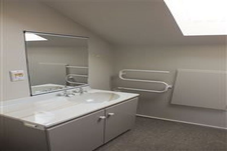 Photo of property in 1/318 Withells Road, Avonhead, Christchurch, 8042