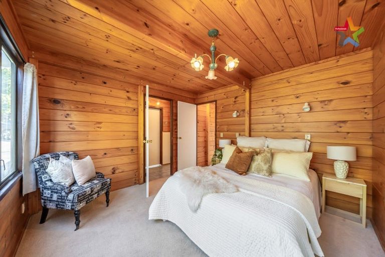 Photo of property in 19a Miromiro Road, Normandale, Lower Hutt, 5010