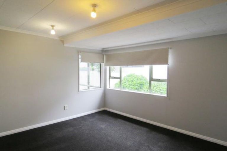Photo of property in 53 Wallace Place, Westown, New Plymouth, 4310