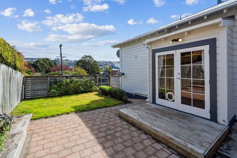 Photo of property in 9 Stone Street, Kenmure, Dunedin, 9011