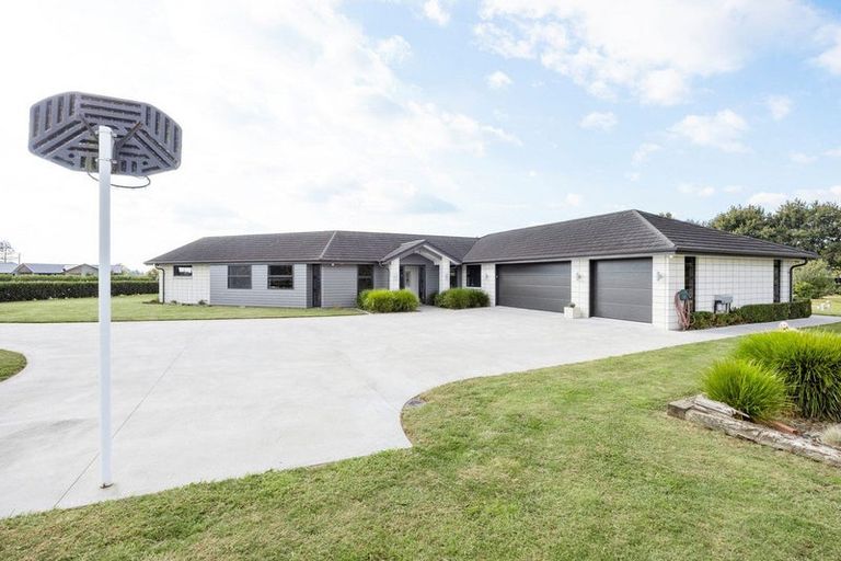 Photo of property in 11 South Oaks Close, Pukemoremore, Cambridge, 3493