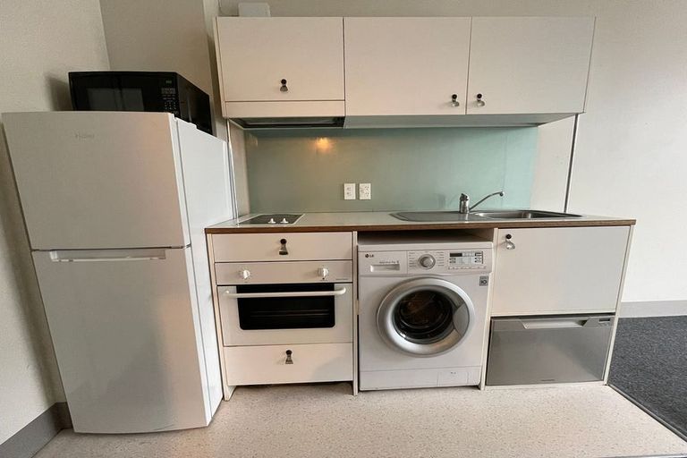 Photo of property in Urbane Apartments, 7/29 Webb Street, Mount Cook, Wellington, 6011