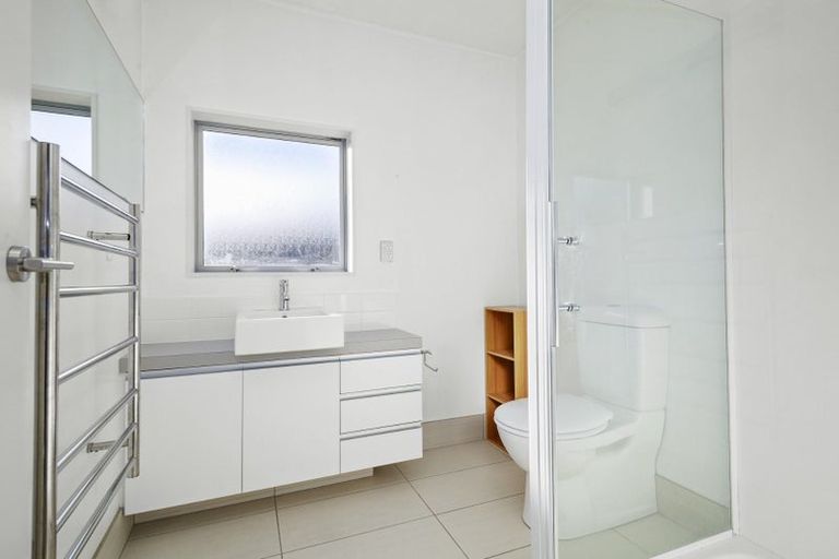 Photo of property in 73 Saddleback Grove, Karori, Wellington, 6012