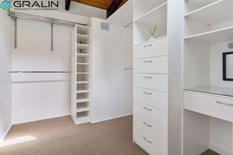 Photo of property in 52 Takahe Road, Titirangi, Auckland, 0604