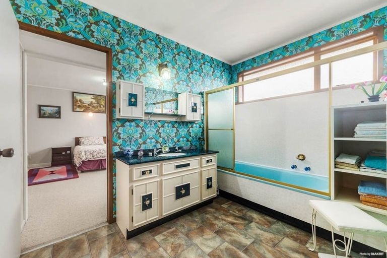 Photo of property in 8 Roberts Road, Glenfield, Auckland, 0629