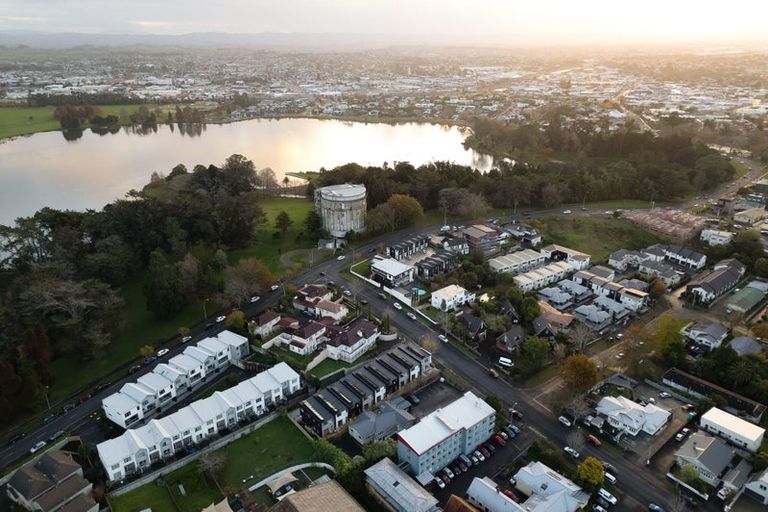 Photo of property in 143 Clarence Street, Hamilton Lake, Hamilton, 3204