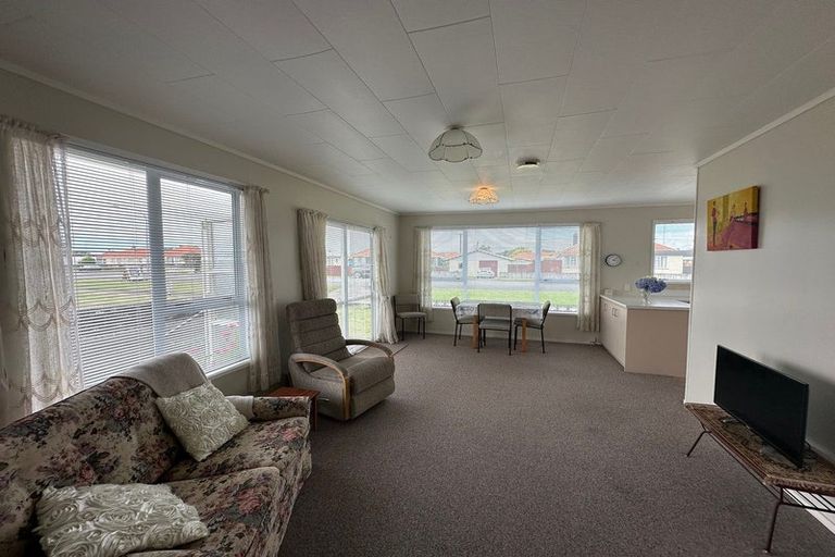 Photo of property in 15 Nelson Street, Waitara, 4320