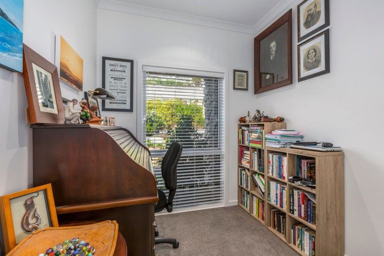 Photo of property in 9 Ships Cove, Whitby, Porirua, 5024