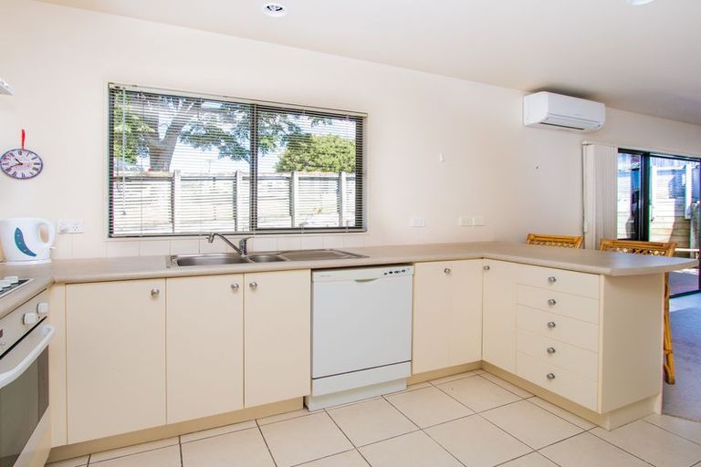 Photo of property in 23/1 Brixton Road, Manly, Whangaparaoa, 0930