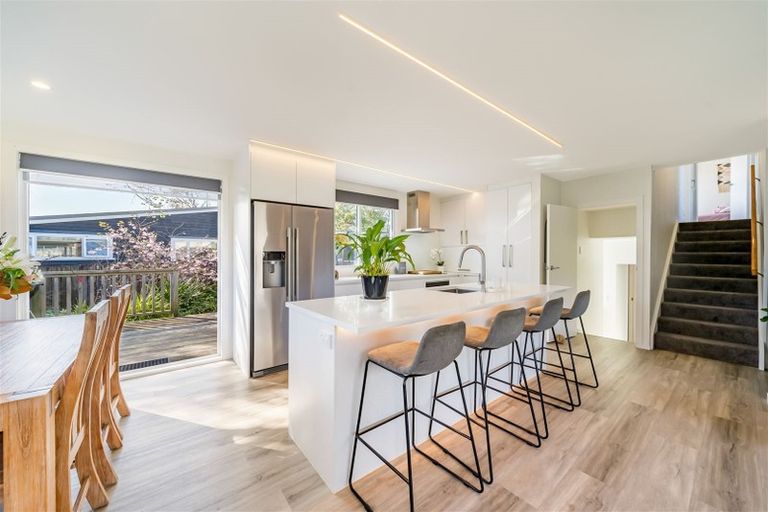 Photo of property in 1 Riverlea Way, Totara Park, Upper Hutt, 5018