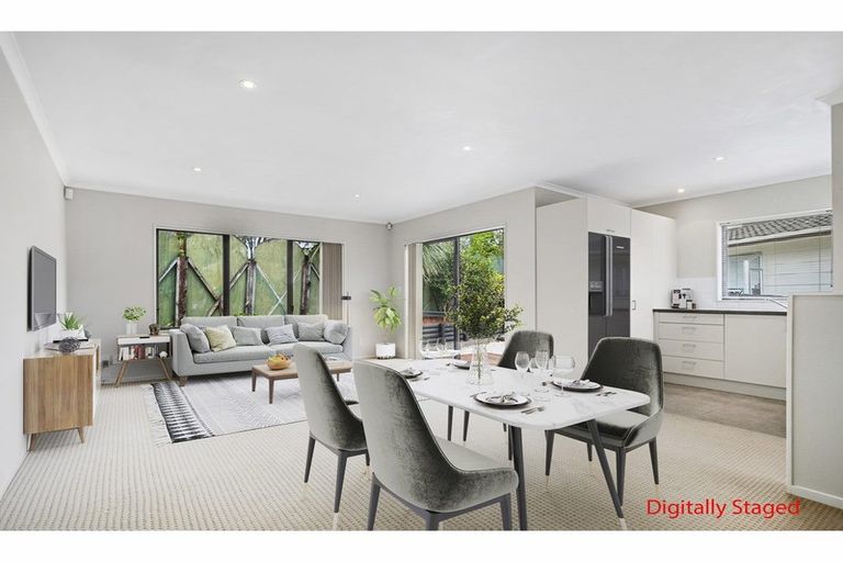 Photo of property in 100 Moire Road, West Harbour, Auckland, 0618