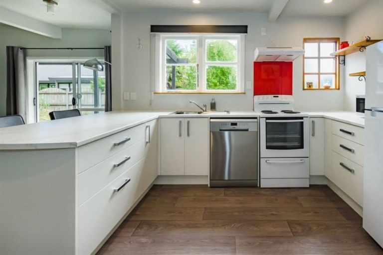 Photo of property in 11 Otaihanga Road, Otaihanga, Paraparaumu, 5036