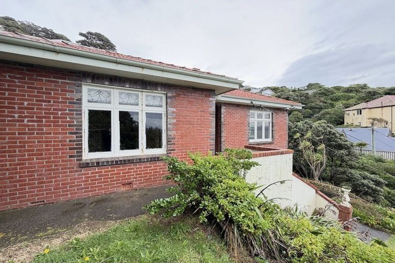 Photo of property in 2/134 Evans Bay Parade, Roseneath, Wellington, 6021