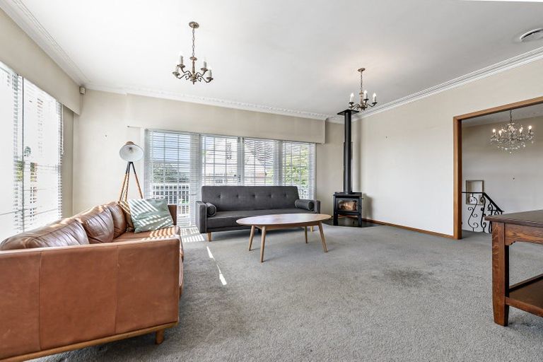 Photo of property in 39 Hillcrest Road, Hillcrest, Hamilton, 3216