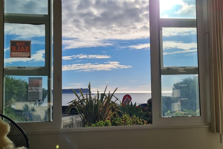 Photo of property in 13 Sunset Parade, Plimmerton, Porirua, 5026