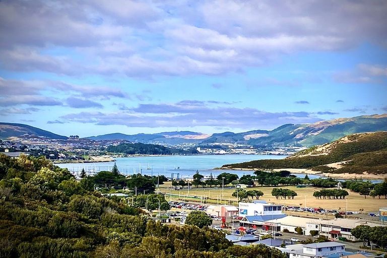 Photo of property in 59a Mana View Road, Paremata, Porirua, 5026
