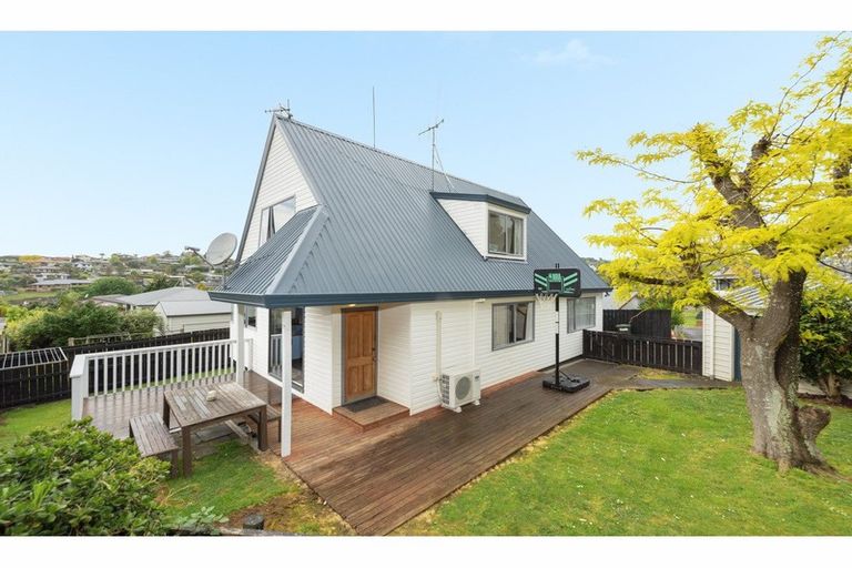 Photo of property in 6 Herald Way, Welcome Bay, Tauranga, 3112