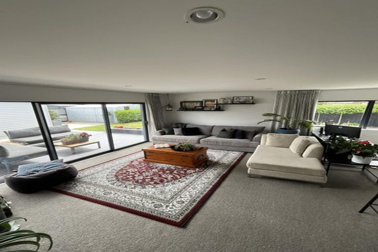 Photo of property in 2/18 Lamorna Road, Parklands, Christchurch, 8083