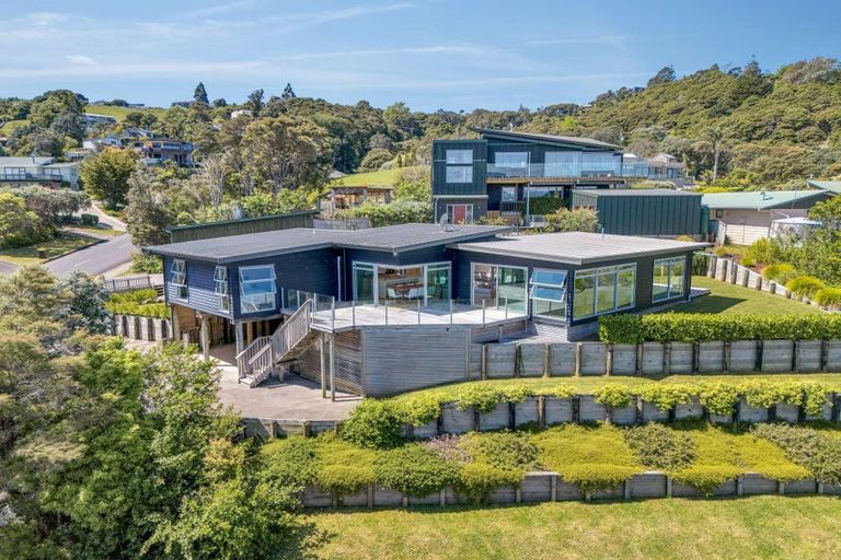 Photo of property in 21 Centennial Drive, Whitianga, 3510