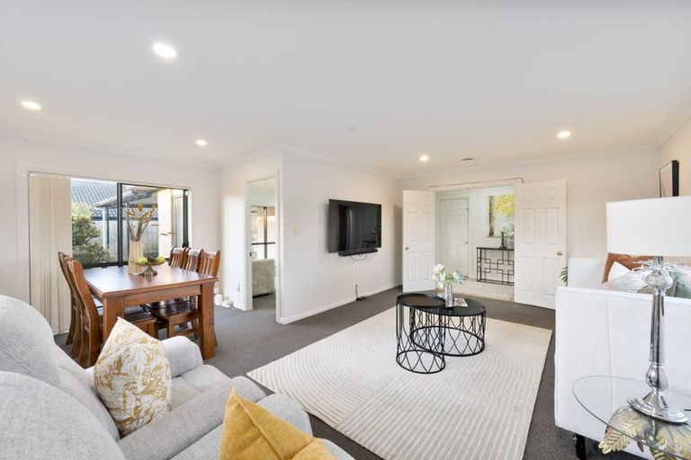 Photo of property in 51 Semillon Avenue, Henderson, Auckland, 0612