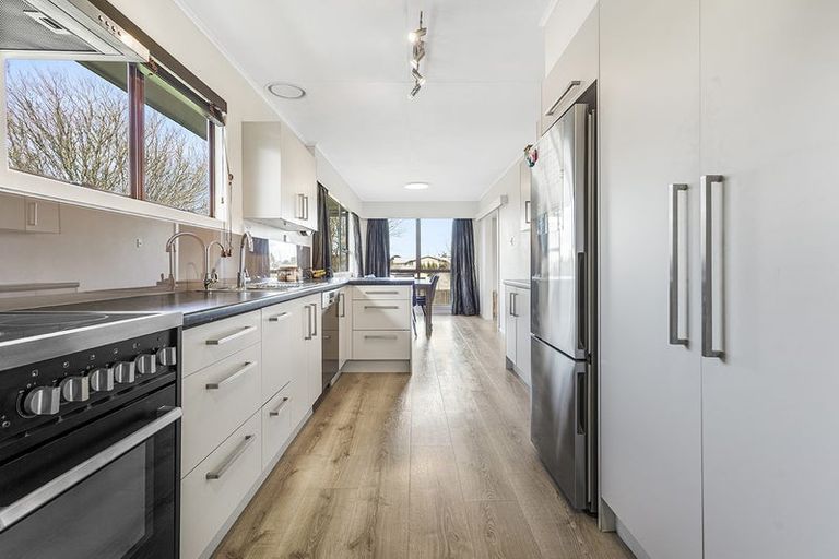 Photo of property in 54 Morrow Avenue, St Andrews, Hamilton, 3200