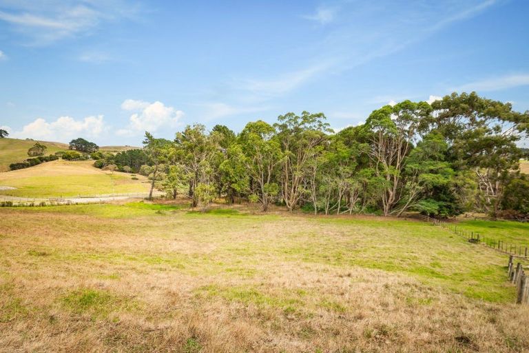Photo of property in 196 Muriwai Valley Road, Muriwai, Waimauku, 0881
