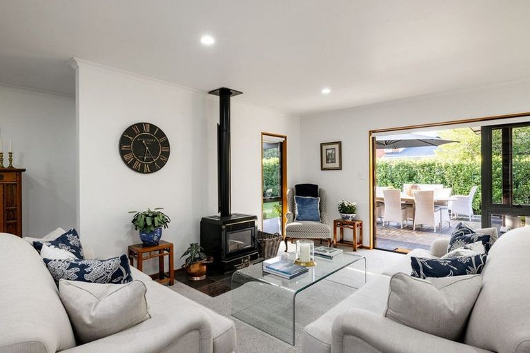 Photo of property in 71 Taylor Street, Cambridge, 3434