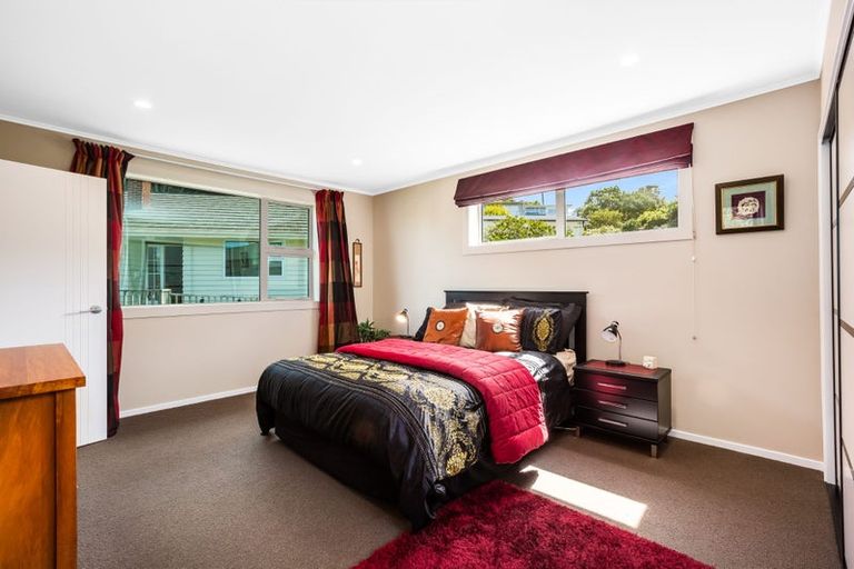 Photo of property in 64a Mana View Road, Paremata, Porirua, 5026