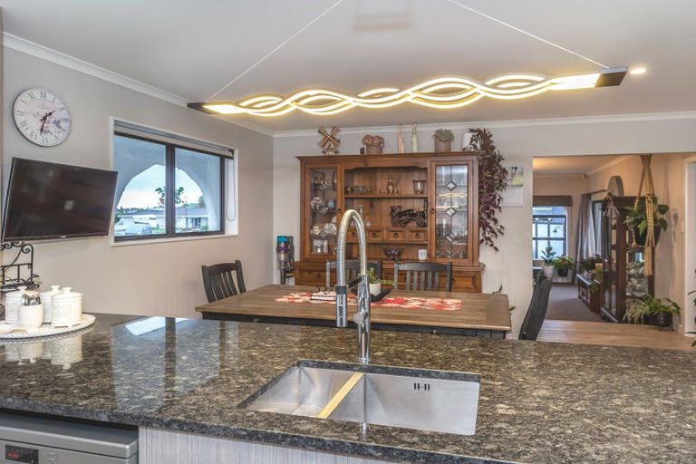 Photo of property in 12 Te Kama Street, Levin, 5510