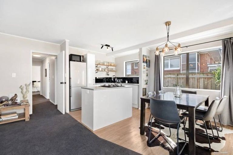 Photo of property in 1/63 Stanley Avenue, Milford, Auckland, 0620