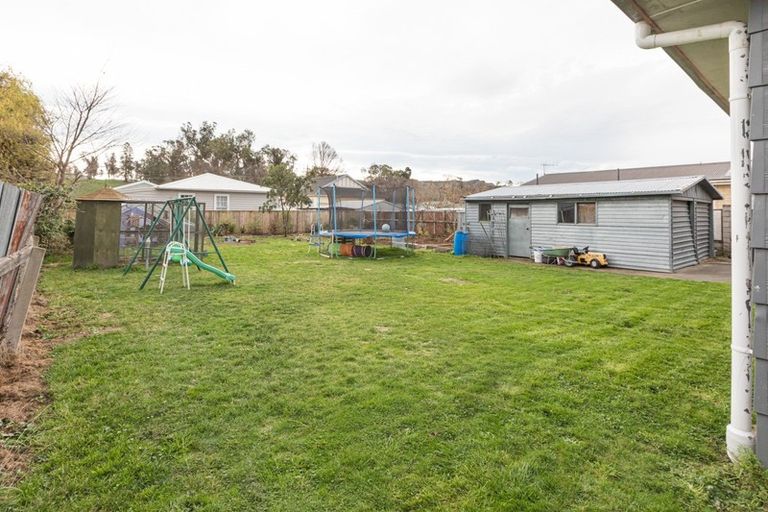 Photo of property in 18 Watts Street, Waipawa, 4210