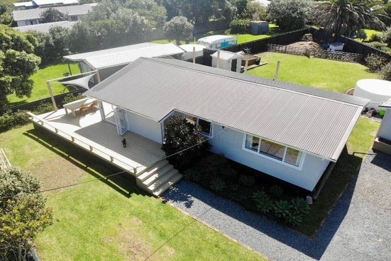 Photo of property in 3 Bayly Street, Baylys Beach, Dargaville, 0377