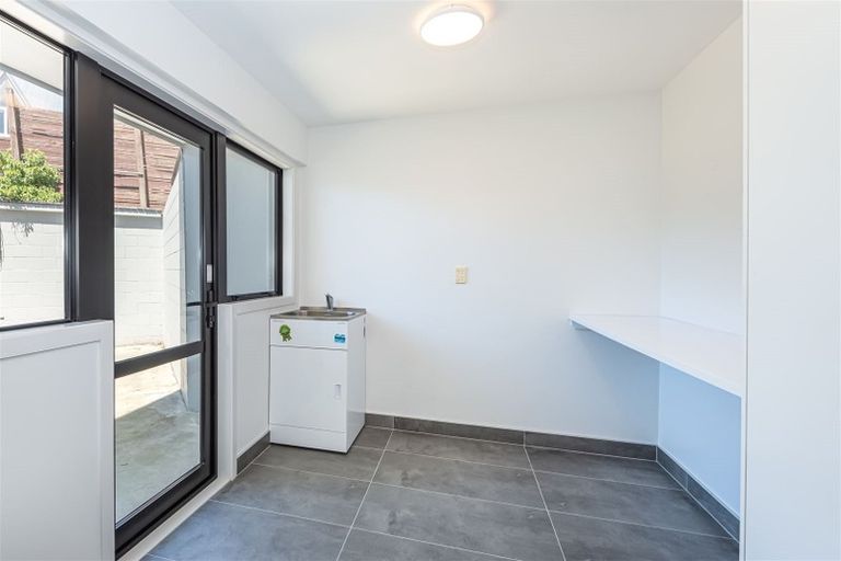 Photo of property in 139 Mount Pleasant Road, Mount Pleasant, Christchurch, 8081