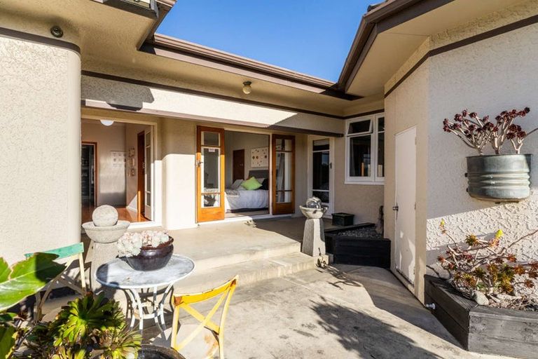 Photo of property in 236 Kennedy Road, Onekawa, Napier, 4110