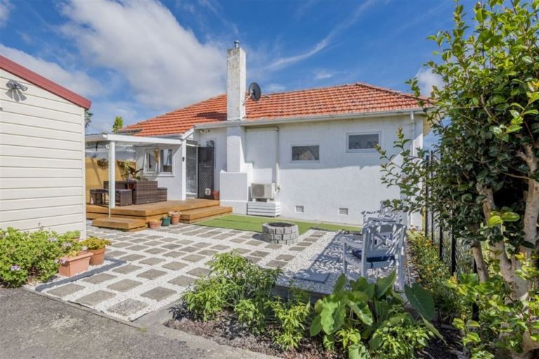 Photo of property in 15 Reeve Street, Levin, 5510